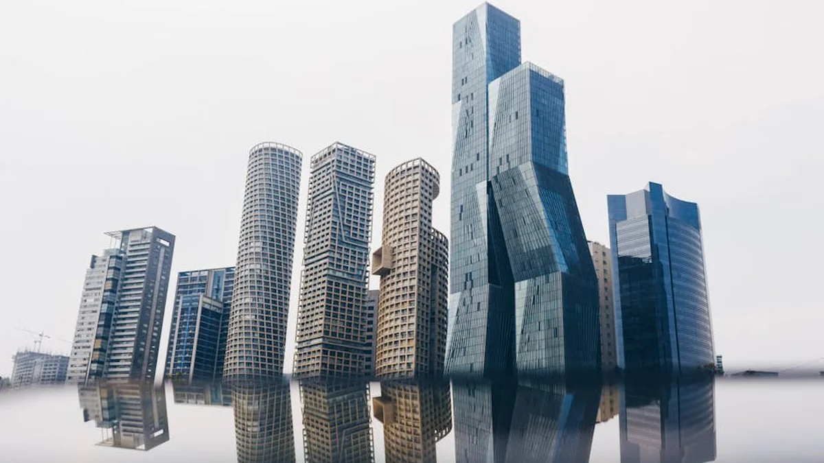 A giant hanging above four skyscrapers: the building in China is still called an architectural sensation
