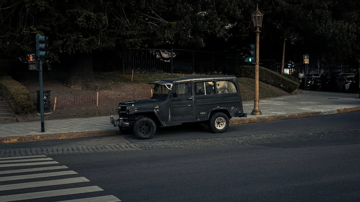 In Vilnius, thieves damaged a Jeep Grand Cheroke car – the damage amounted to 4,000 euros