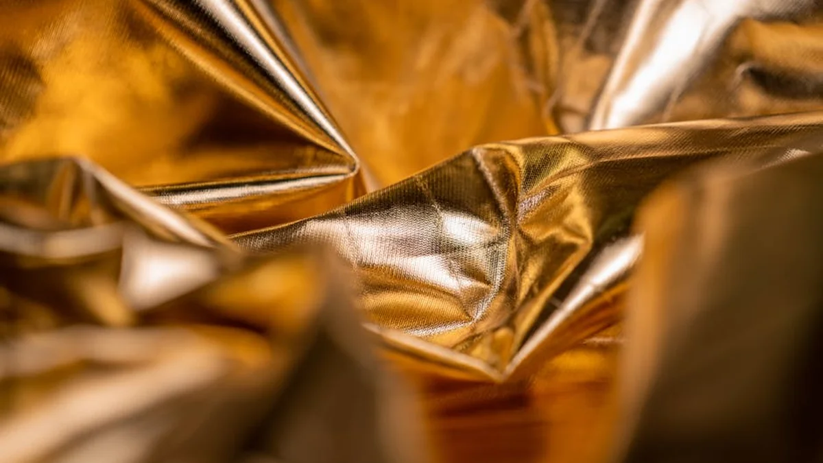 With gold-plated details and a luxurious watch: this electric car sold for a huge amount