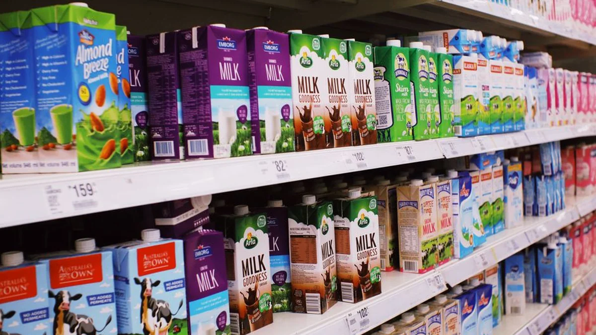EU milk buying prices continue to decrease