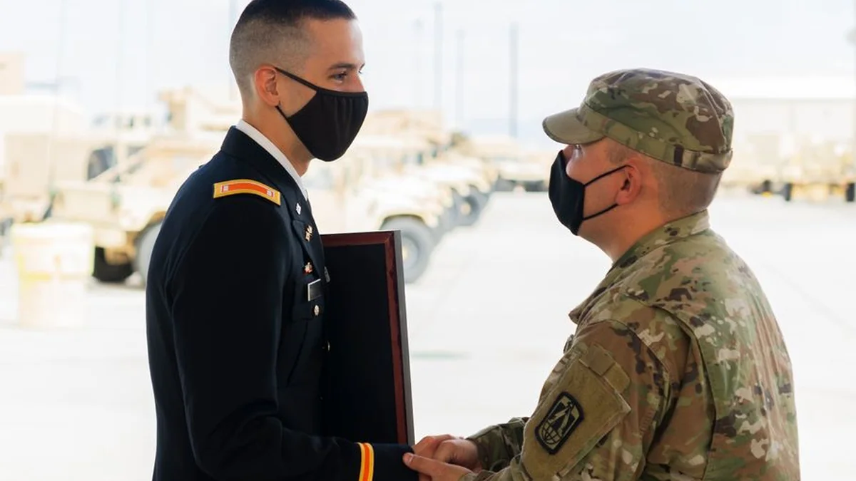 G. Nausėda awarded two Lithuanian military officers with higher military ranks