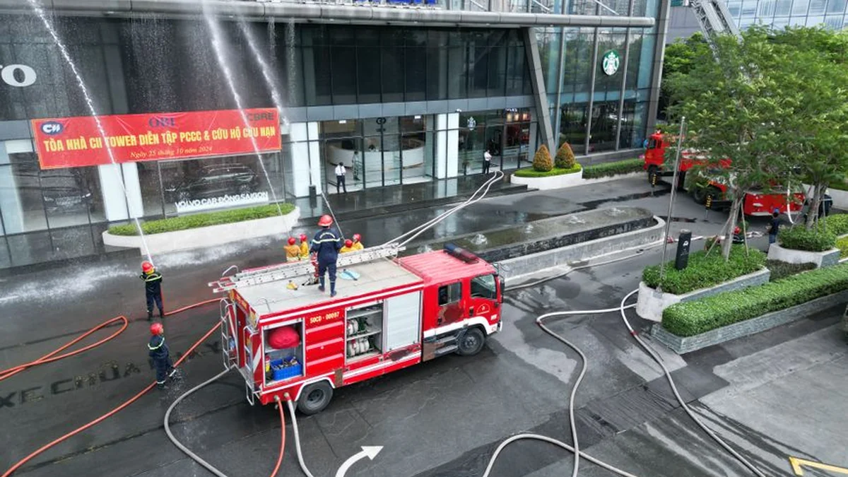 The empty meadow in Vilnius Naujamiestis turned into a square with a surprising theme of firefighters
