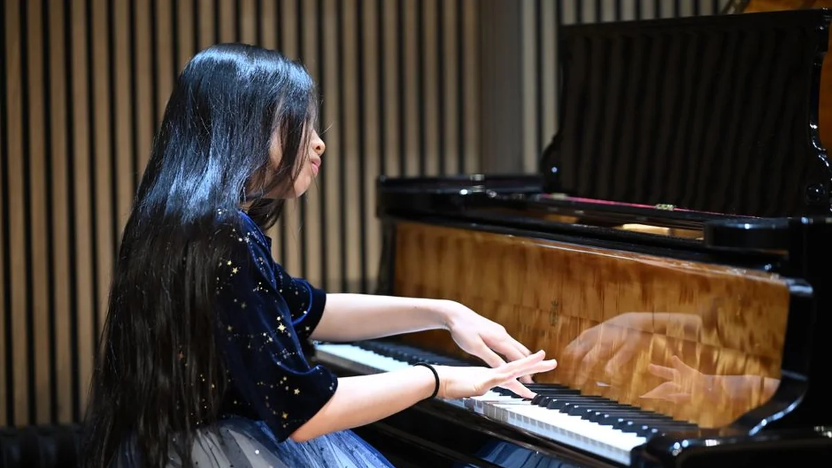 Vaidas Baumilas premiered: new sound and a hot video clip of “Kas yra?”