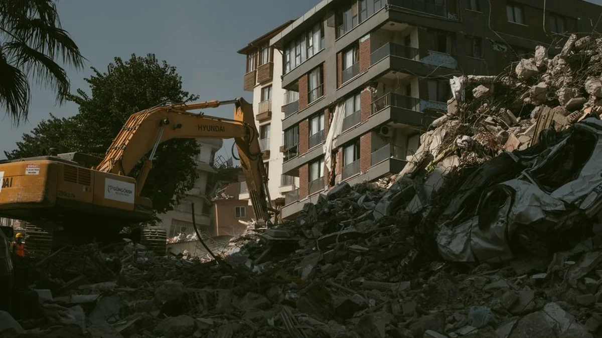 A nightmare in Italy: people ran out of fear in the earthquake(1)