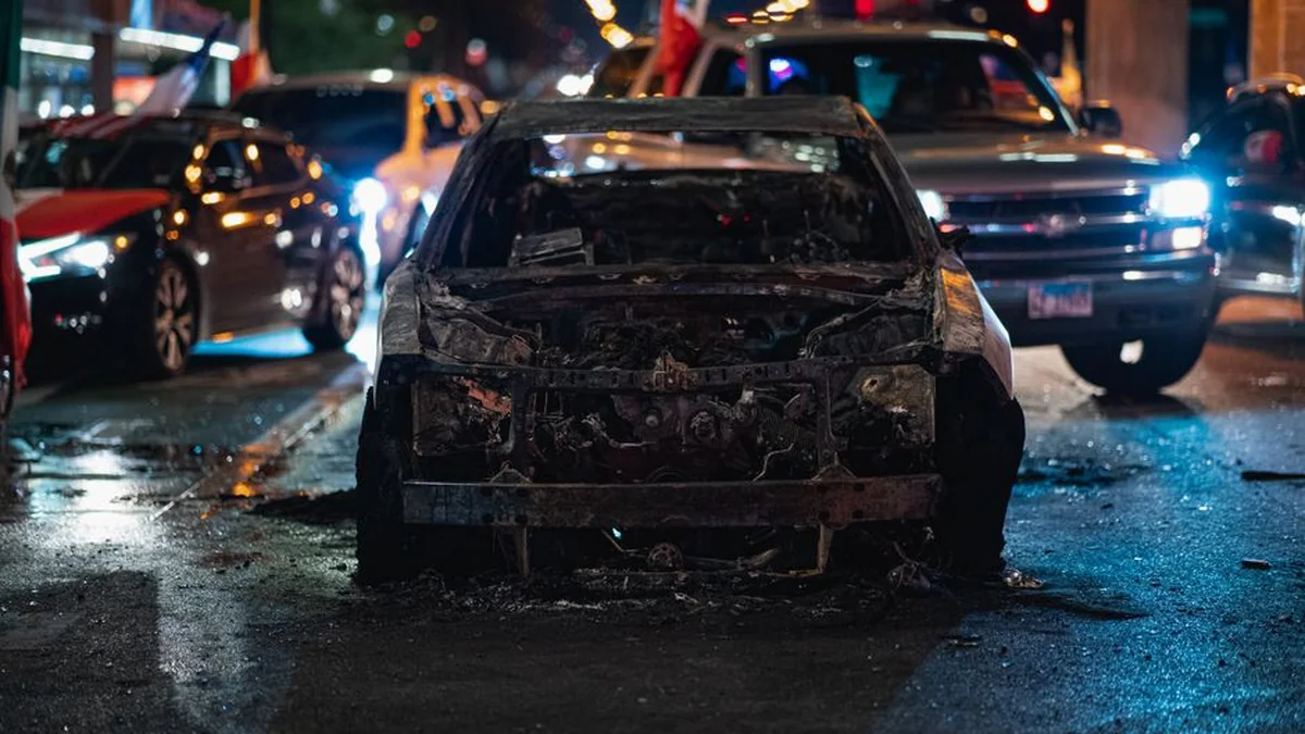 B. Vanago car caught fire: the race driver himself spoke about it(3)