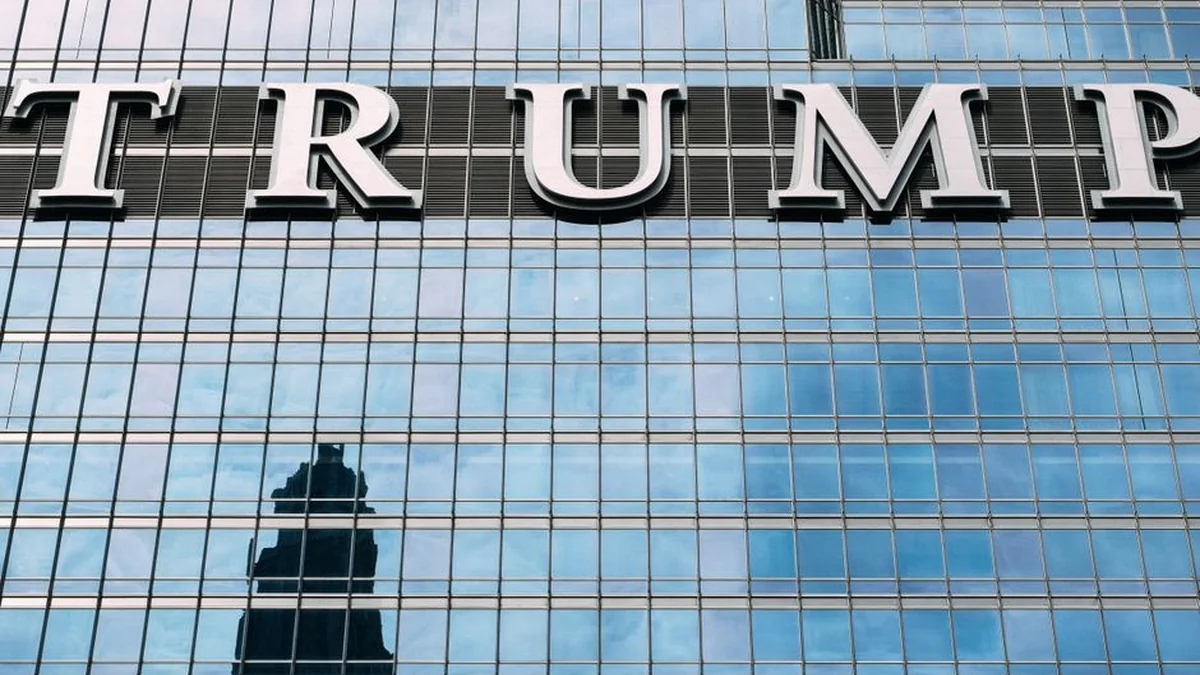 “Capital One” revealed why it closed D. Trump’s organization accounts: mention of money laundering risks
