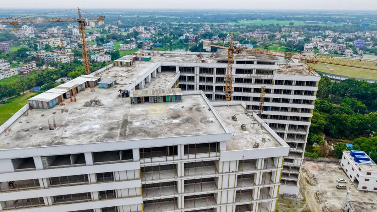 These builders are not restrained by the police or the municipality: silence over graves from the developer(1)