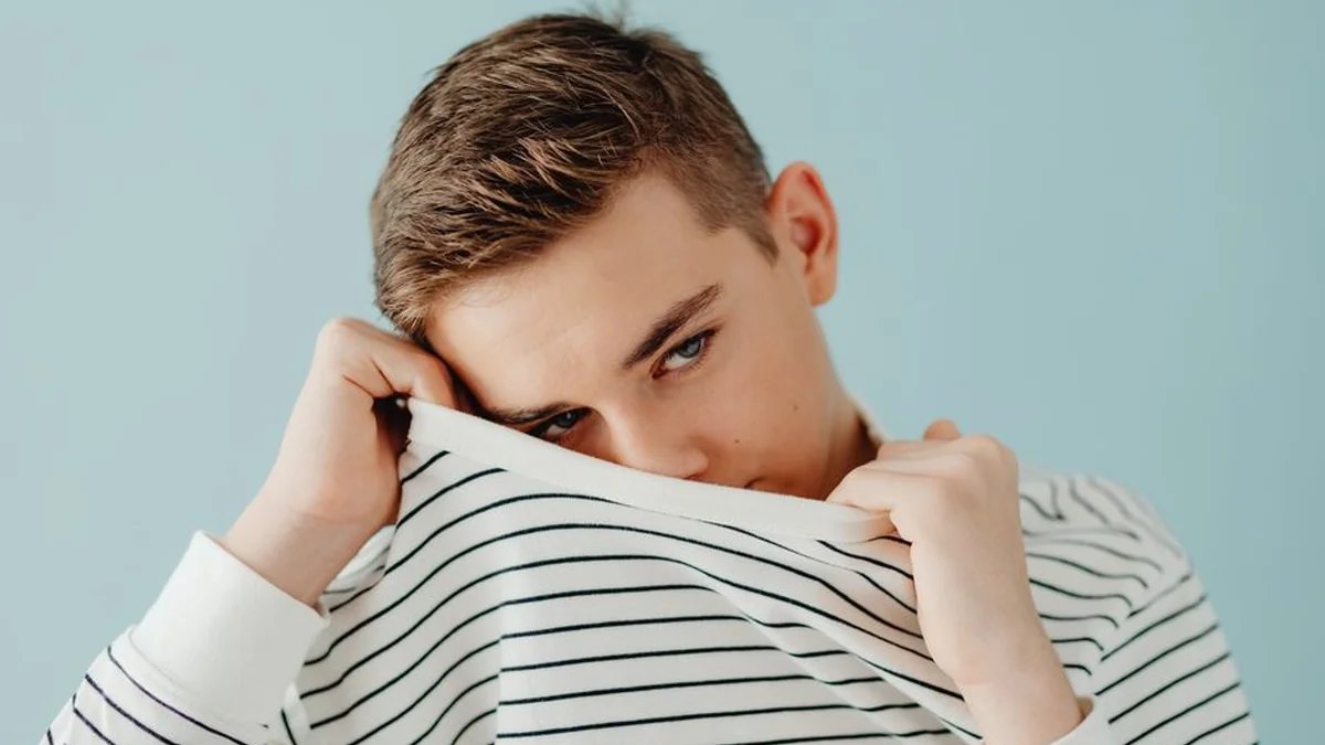 Įspūdingais žvaigždžių portretais išgarsėjęs menininkas nupiešė Jessicą Shy, tačiau sulaukė kirčio